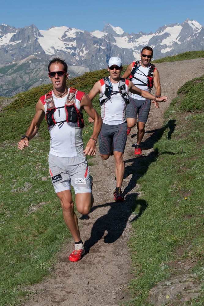 Michel Lanne et une partie de son équipe en reconnaissance sur le Serre Che Trail Salomon photo R Godin