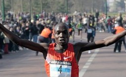 Stephen Kibet, vainqueur semi marathon de Paris 2011