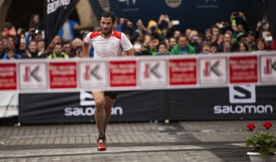 1 Kilian Jornet premier Zegama 2014 photo Jordi Saragossa