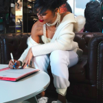 Rihanna signe son contrat PUMA