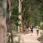 2015 TNF 100 Australia de g à d Longfei Yan François D'Haene et Dylan Bowman photo Damien Rosso www.droz-photo.com