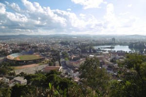 Vue de Tana depuis la ville haute 