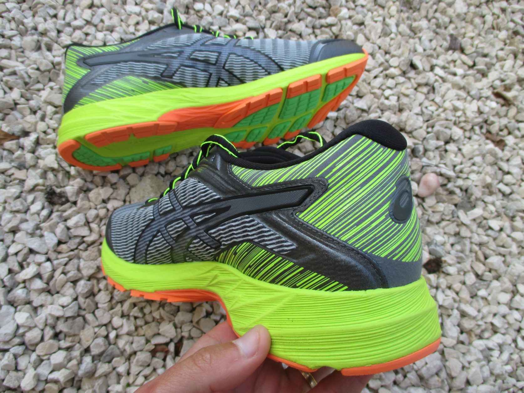 Chaussure Qui Grincent Sur Le Sol Test : les chaussures de running Asics DynaFlyte FlyteFoam - U Run