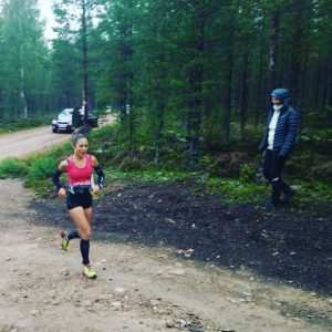 passage au km31, 8ème féminine (photo : irunfar)