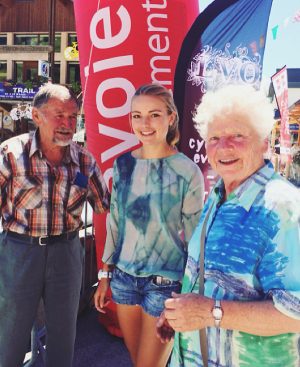 1 Candice Bonnel et ses grands parents Trail de L'Etendard photo Sandrine Bonnel