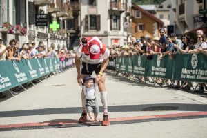 2 80 KM Mont-Blanc Sacha Devillaz et son fils photo Damien Rosso www.droz-photo.com