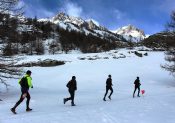 Équipement pour les trails blancs : les chaussures