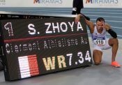 Sasha Zhoya établit le nouveau record du monde juniors du 60 m haies !