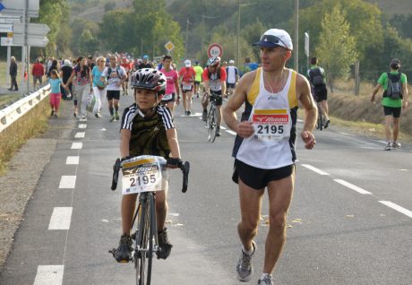 Clément DELBES avec son papa au 100km de Millau